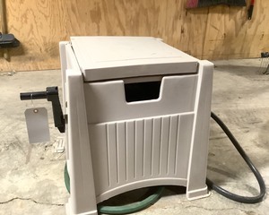 lot 143 image: Hose Hideaway And Hose