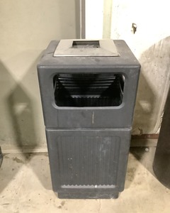 lot 147 image: Commercial Outdoor Trash Can