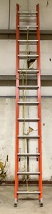 lot 33 image: 24 Ft Extension Ladder
