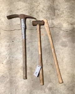 lot 117 image: Sledge Hammer