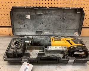 lot 76 image: Reciprocating Saw