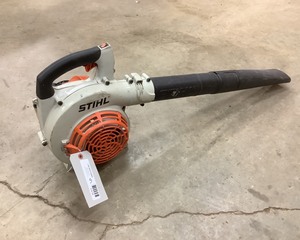 lot 52 image: Leaf Blower