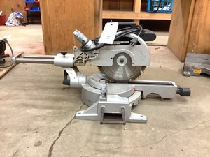 lot 43 image: Sliding Compound Miter Saw