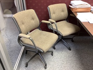 lot 172 image: Pair of Office Chairs