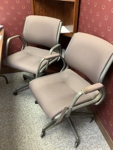 lot 173 image: Pair of Office Chairs