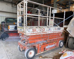 lot 16 image: Scissor Lift - 20 Ft Platform Height