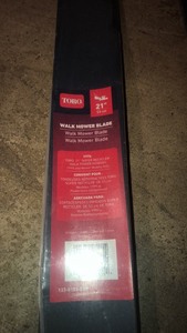 lot 19 image: Toro 21 in. Replacement Blade for Super Recycler Mowers (1999 and Newer)