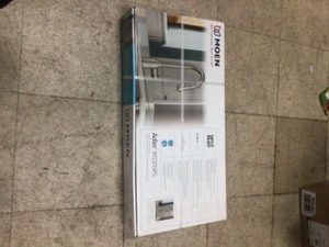 lot 28 image: MOEN Adler Single-Handle Pull-Down Sprayer Kitchen Faucet with Power Clean and Reflex in Spot Resist Stainless