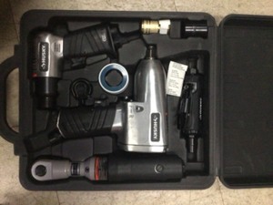 lot 35 image: Husky 27-Piece Air Tool Kit