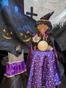 lot 8 image: Fortune Telling Witch & Rockin Reaper