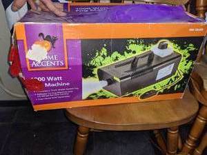 lot 9 image: 1000 Watt Fog Machine