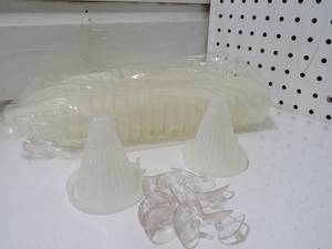 Fish live food feeding cones