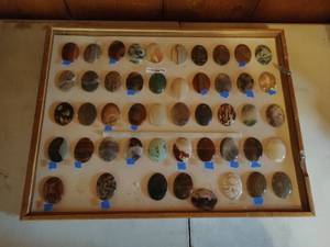 lot 3 image: Collection of Cabochon Gemstones