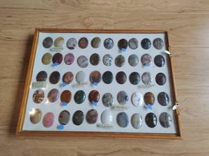 lot 33 image: Collection of Cabochon Gemstones