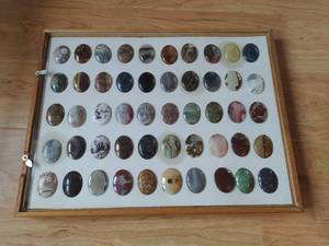 lot 38 image: Collection of Cabochon Gemstones