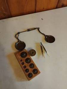 lot 42 image: Scales with Weights