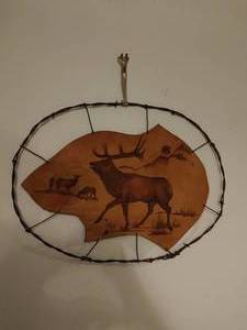 lot 216 image: Barbed Wire Wall Dcor