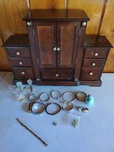 lot 251 image: Jewelry Box with Costume Jewelry