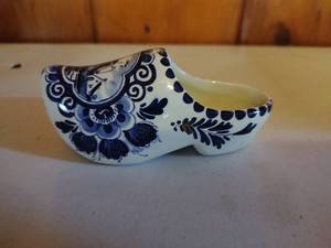 lot 258 image: Delftblauw Dutch Shoe