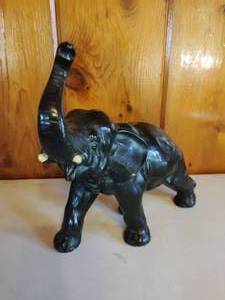 lot 262 image: Vintage Bronze Elephant