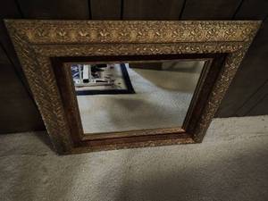 lot 272 image: Vintage Mirror