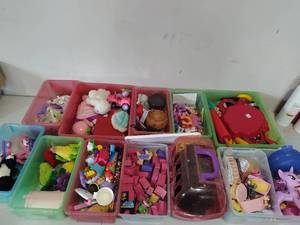 lot 245 image: Collection of Childrens Toys
