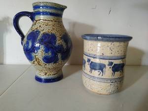 lot 156 image: 2 pieces of pottery
