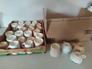 lot 168 image: Collection of assorted Vintage Restaurant coffee mugs from around the USA