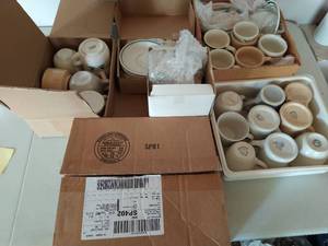 lot 171 image: Collection of assorted Vintage Restaurant coffee mugs from around the USA