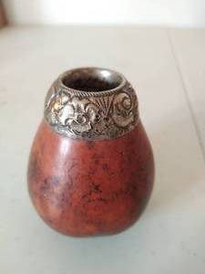 lot 185 image: Small wooden vase