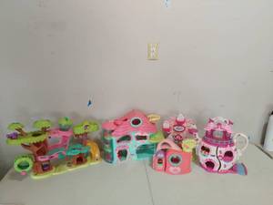 lot 107 image: My Little Pony 5 Piece Toy Set