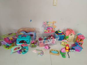lot 108 image: Collection of Kids Toys