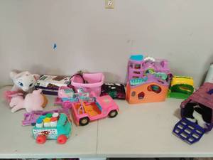 lot 110 image: Collection of Kids Toys
