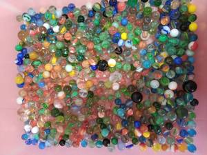 lot 115 image: Collection of Marbles