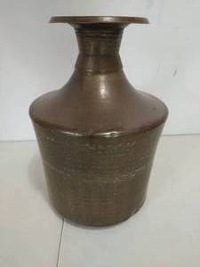 lot 116 image: Large Brass Vase