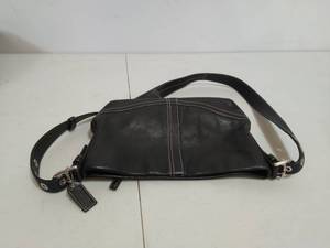 lot 136 image: Coach Purse