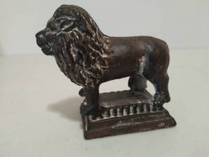 lot 142 image: Metal Lion