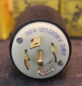 7 HUBBELL 2811 30 AMP 5 POLE 5 WIRE TWIST LOCK PLUGS
