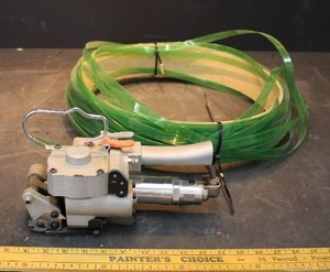 PNEUMATIC BANDER WITH BANDING