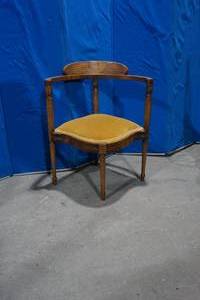 Corner chair