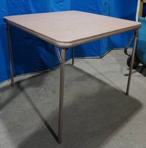 Folding table