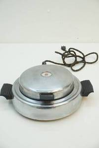 Waffle maker