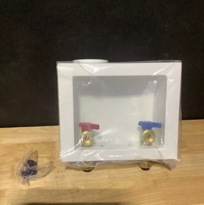 Tectile 12 in. Brtass Push-to-Connect x 34 in. Male Hose Thread Washing Machine Outlet Box. See Pictures