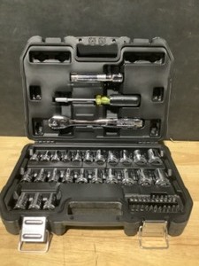 DEWALT 12 in. Drive Mechanics Tool Set (49 Piece). See Pictures