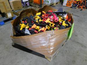 lot 30 image: WHOLESALE PALLET LOT OF POWER TOOLS FOR PARTS  REPAIR