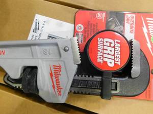 lot 31 image: (2) Milwaukee  18 in. Aluminum Pipe Wrench