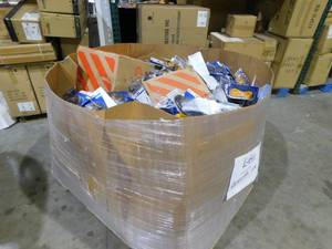 lot 41 image: WHOLESALE PALLET LOT OF GENERAL MERCHANDISE, SMALLS