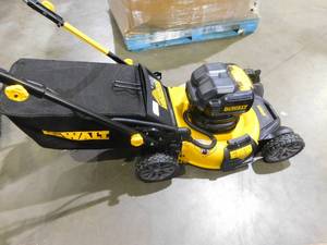 lot 53 image: DEWALT 21.5 in. 20-Volt MAX Lithium-Ion Cordless Battery Walk Behind Push Mower