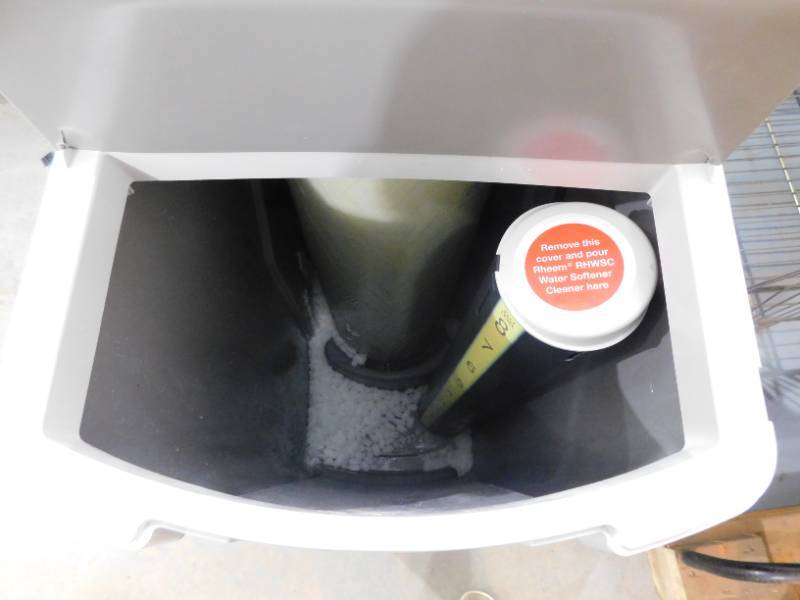 Rheem Preferred 32,000 Grain Water Softener | Flooring - Sinks -  Collectibles - Nintendo - Toys - Tools - Water Softeners - Cabinets -  Vanity's - Rugs - Toilet's u0026 So Much More! #353 | K-BID