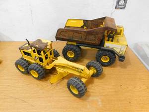 lot 8 image: 2 - Tonka Toys